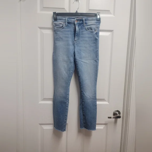 MOTHER Light Blue HIGH WAISTED LOOKER ANKLE FRAY JEANS - Picture 1 of 14